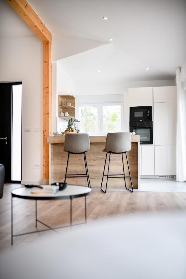 Wonderful House Bruno With Heated Pool Zadar